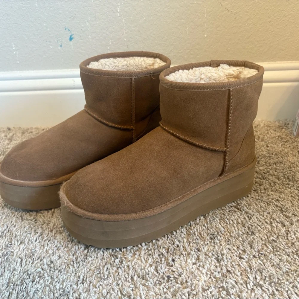UGG Women's Brown Suede Platform Winter Boots